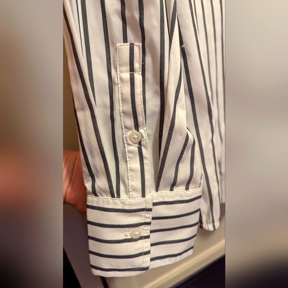 Size S Oversized Boyfriend Dress Shirt p2p 22 in - Picture 3 of 8